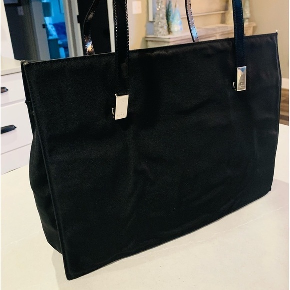 Gucci Shoulder Bag - Picture 8 of 11